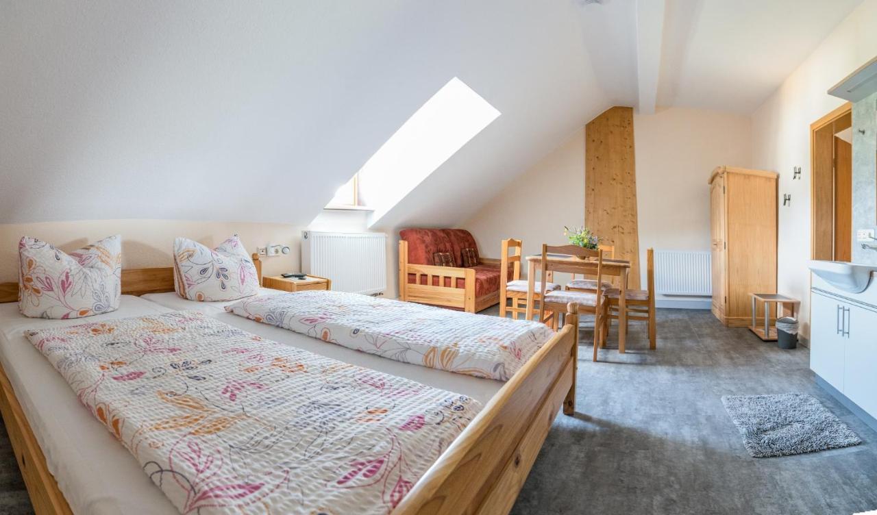Gasthaus & Pension Am Rennsteig Spechtsbrunn Kültér fotó